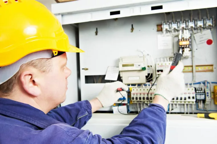 Comment faire en sorte que ma maison soit en norme NF C 15/100 ?, Albi, GUILLEMOT ELECTRICITE